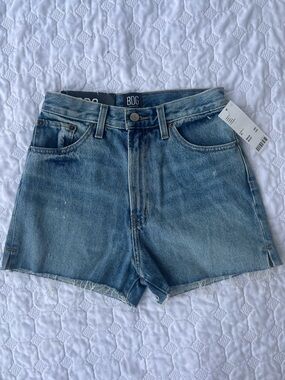 Urban Outfitters BDG High-Rise 2” Denim Jean Shorts Light Wash Size 25 NWT